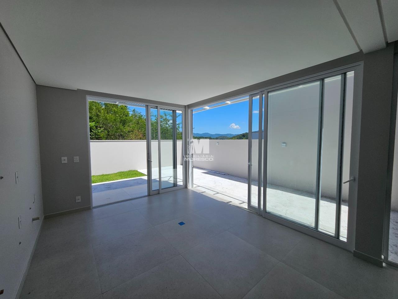 Casa à venda no bairro Guabiruba Sul: 