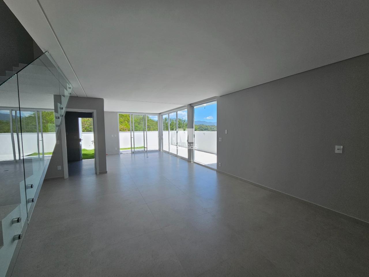 Casa à venda no bairro Guabiruba Sul: 