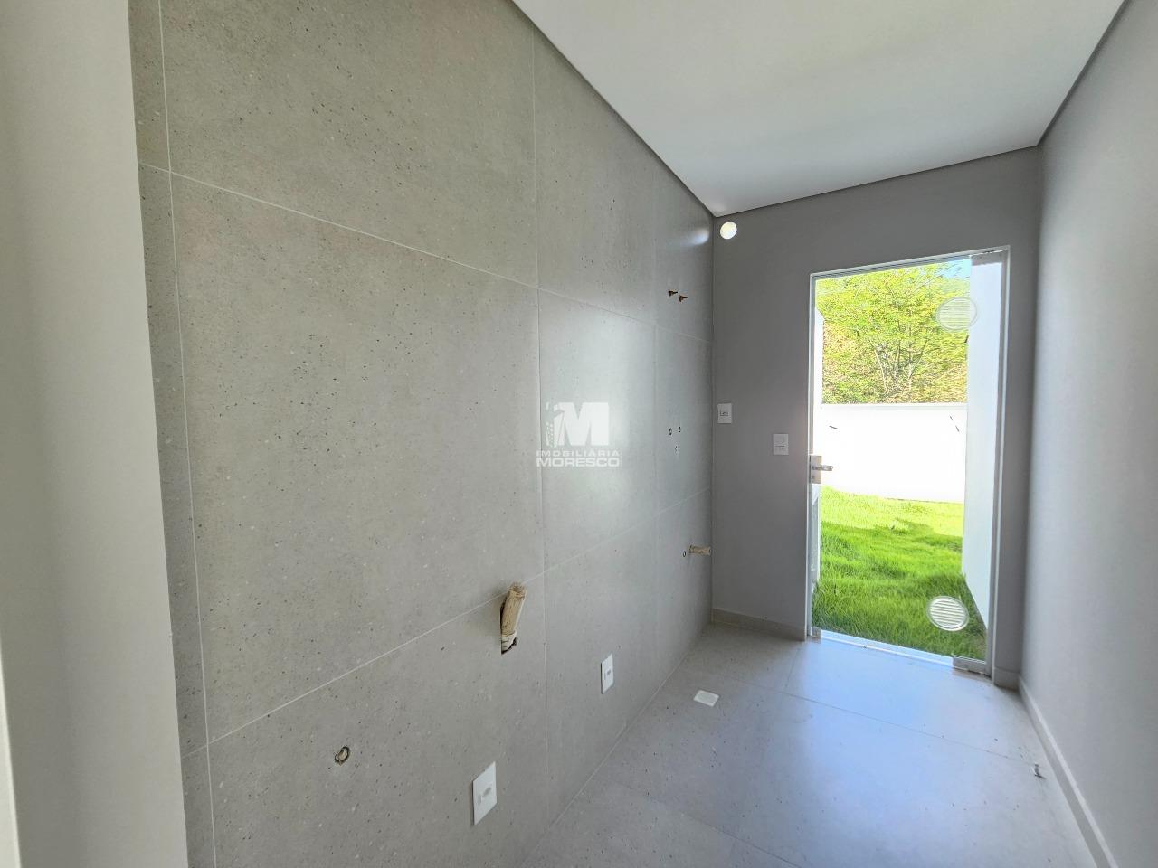 Casa à venda no bairro Guabiruba Sul: 