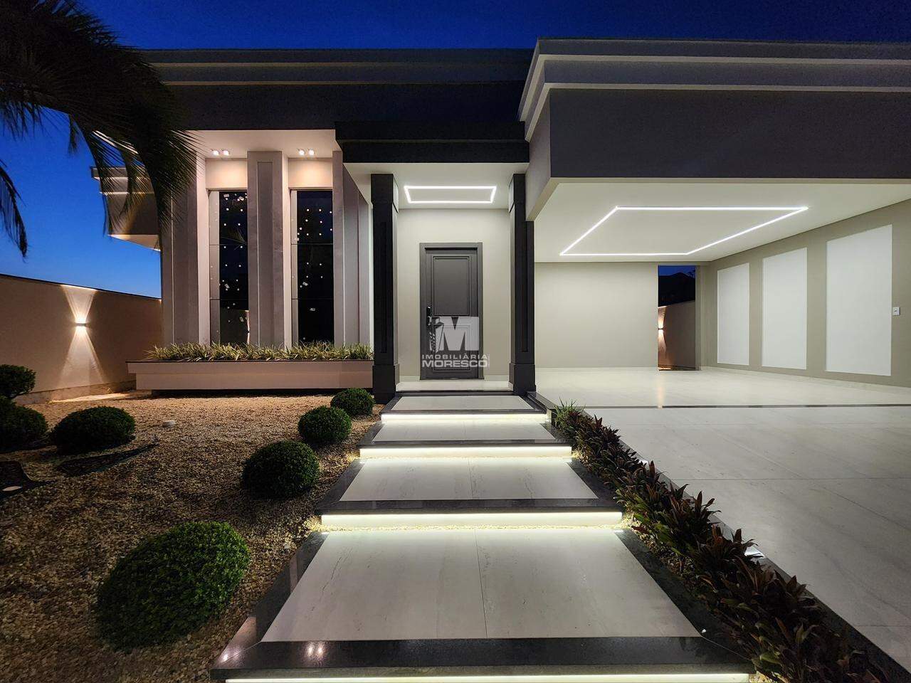 Casa à venda no bairro Guabirupé: