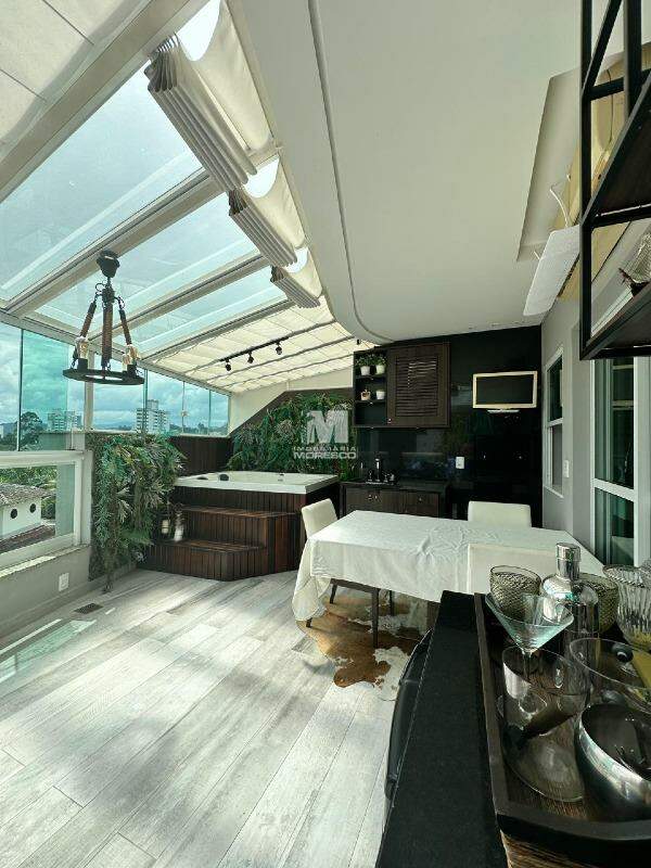 Apartamento à venda no bairro São Luiz: 