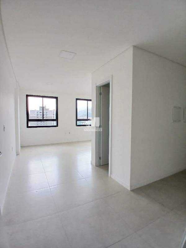 Flat à venda no bairro Santa Terezinha: 