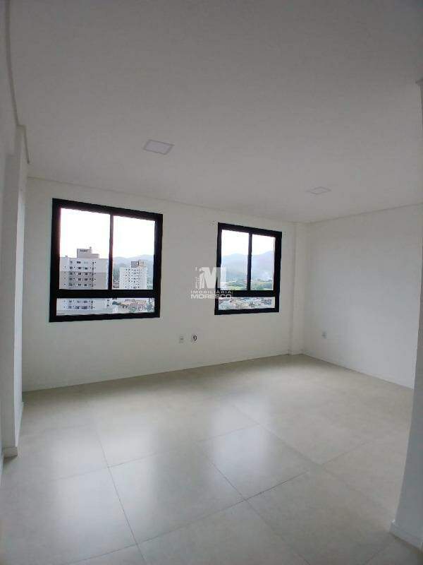 Flat à venda no bairro Santa Terezinha: 