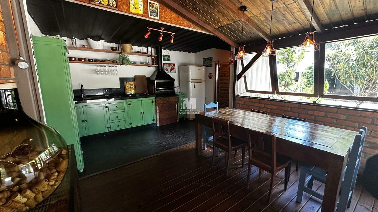 Casa à venda no bairro Guarani: