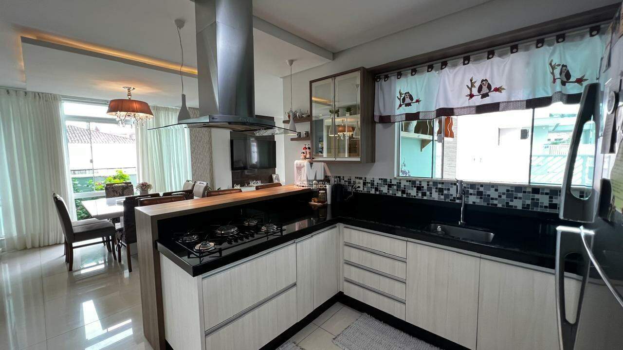 Casa à venda no bairro Planalto: 