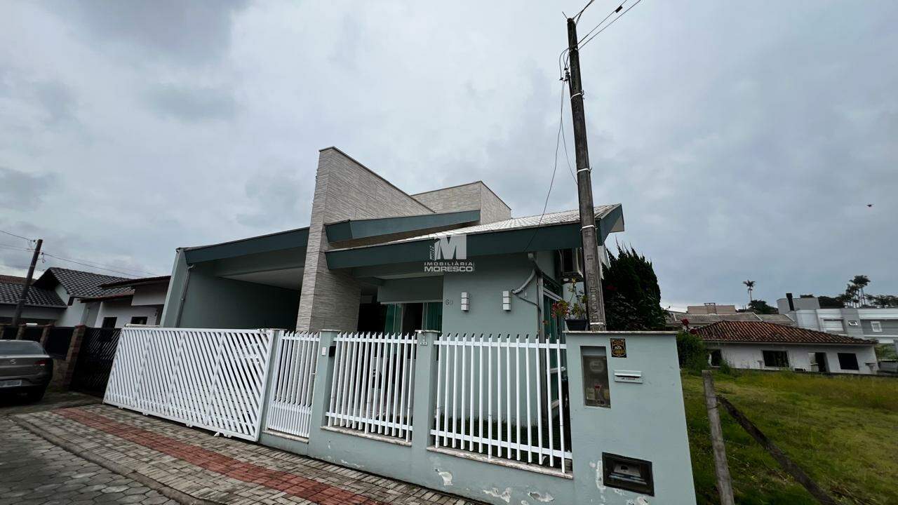 Casa à venda no bairro Planalto: 
