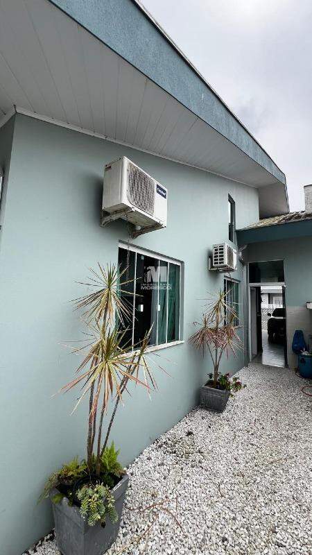 Casa à venda no bairro Planalto: 