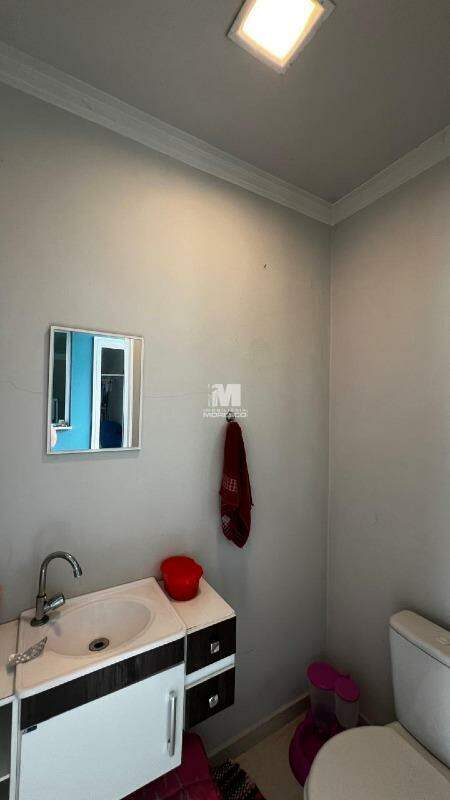 Casa à venda no bairro Planalto: 