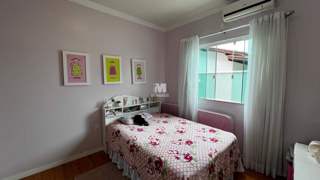 Casa à venda no bairro Planalto: 