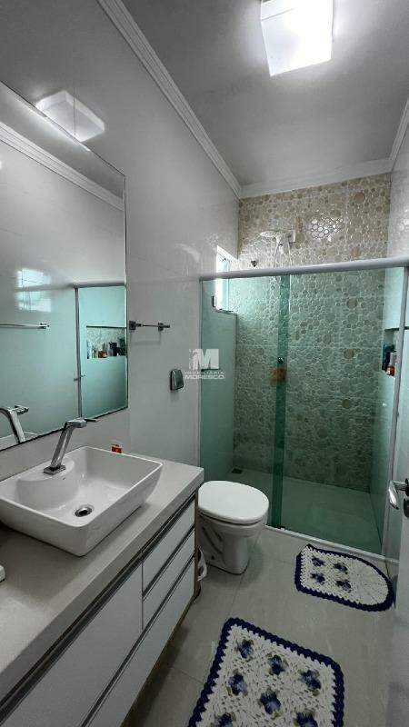 Casa à venda no bairro Planalto: 