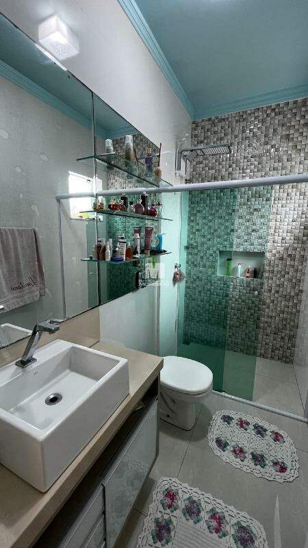 Casa à venda no bairro Planalto: 