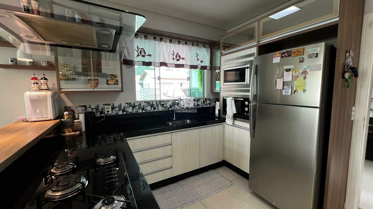 Casa à venda no bairro Planalto: 