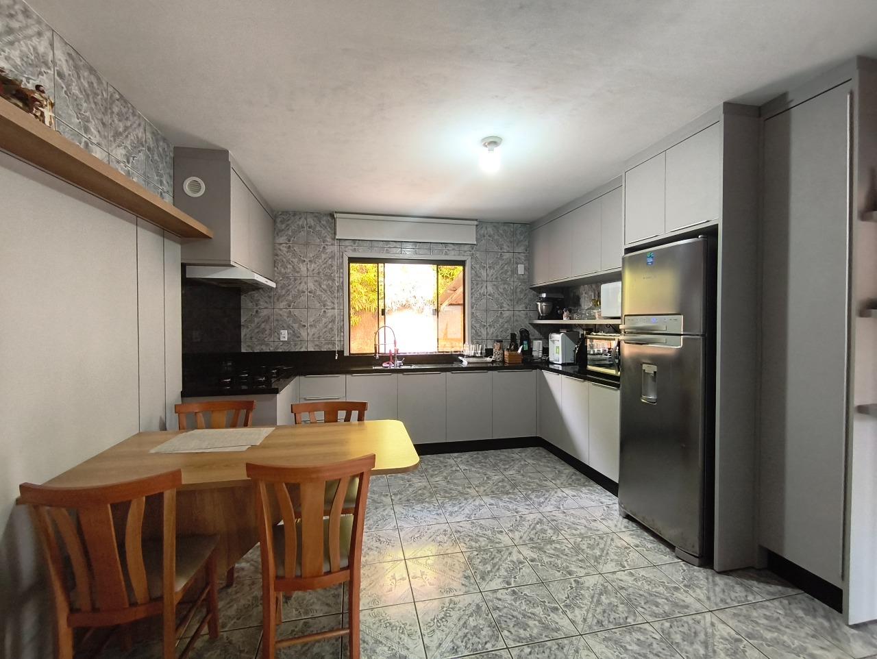 Casa à venda no bairro Centro: