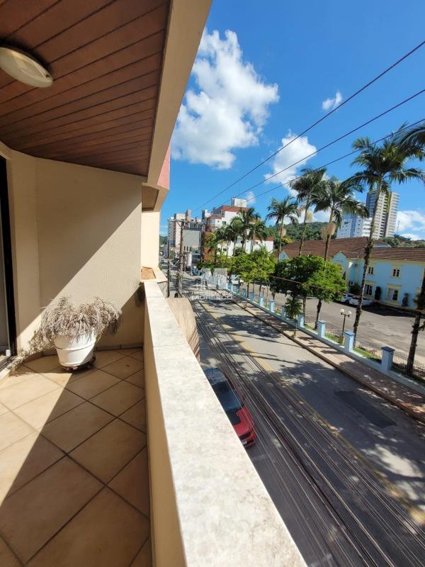 Apartamento à venda no bairro Centro: