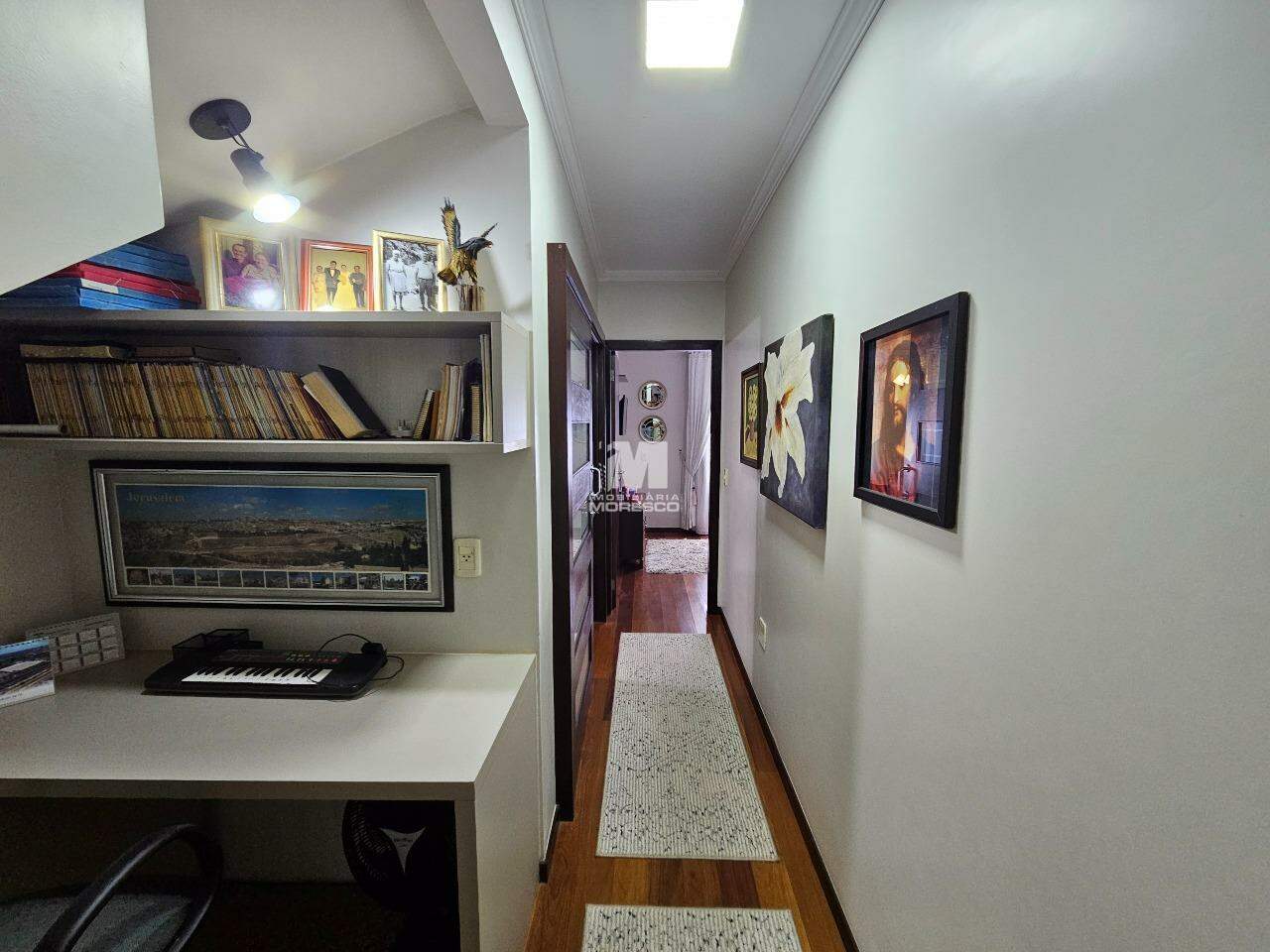 Casa à venda no bairro Souza Cruz: 