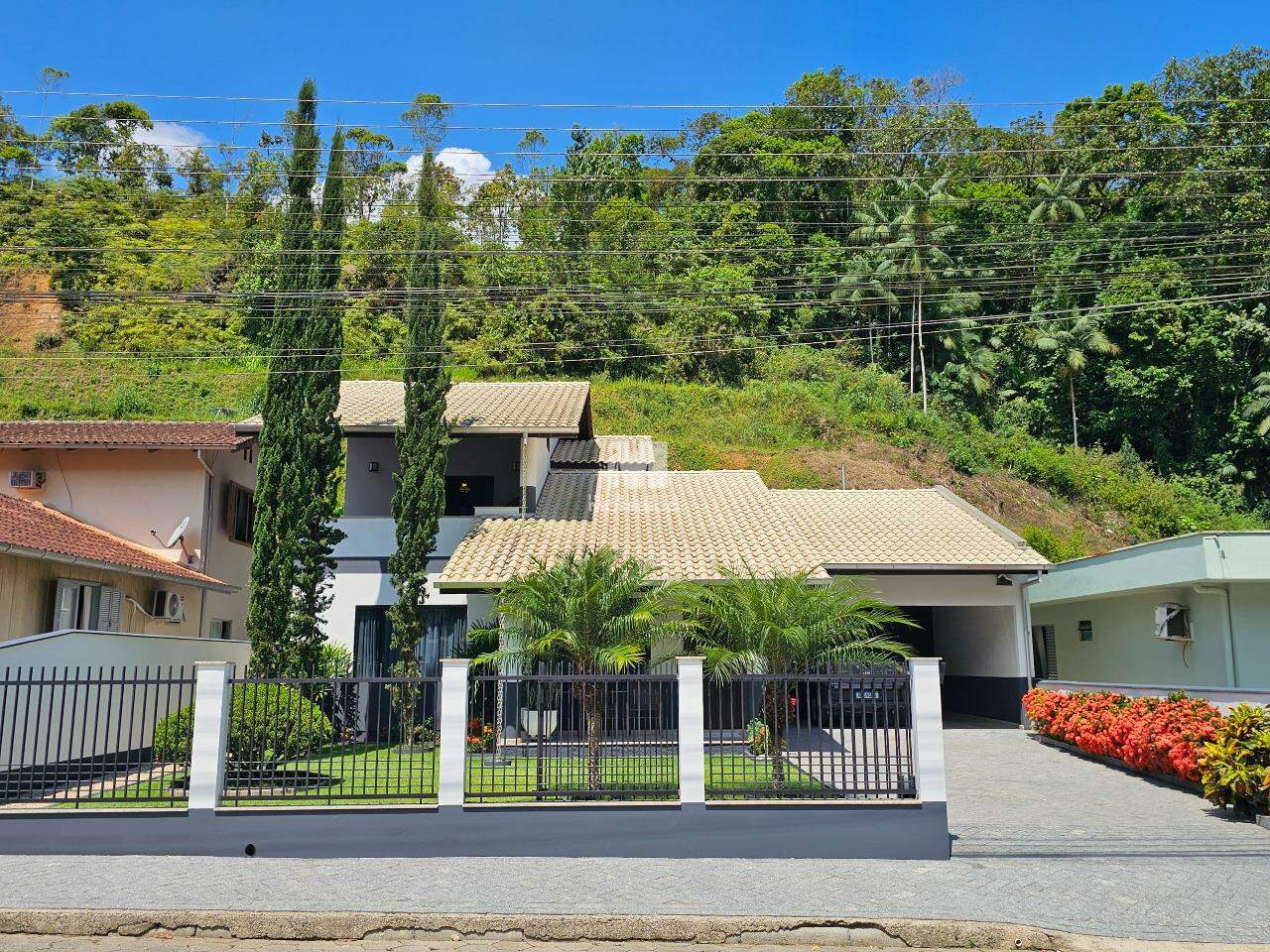 Casa à venda no bairro Souza Cruz: 