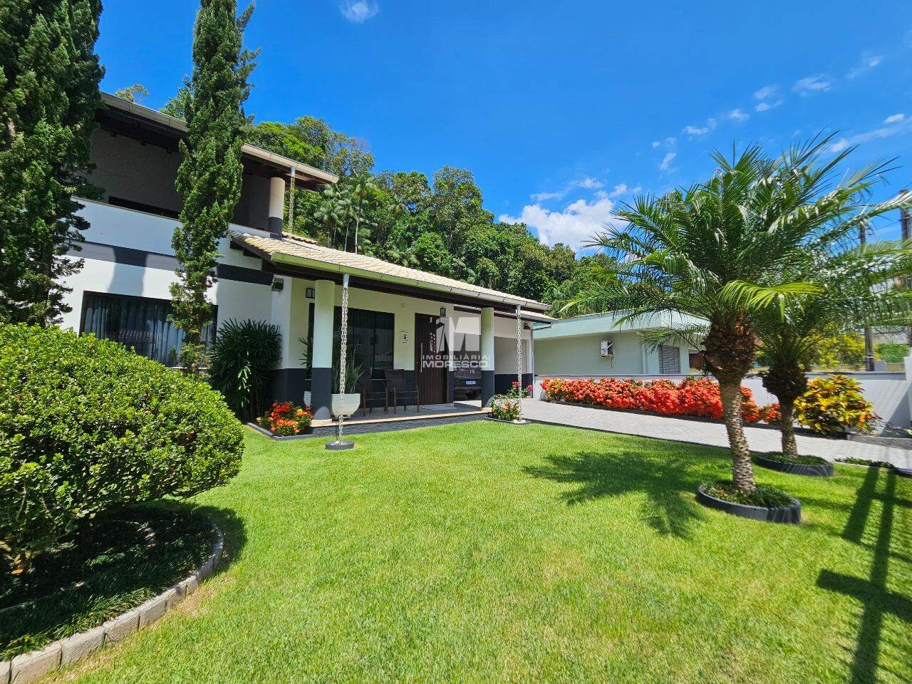 Casa à venda no bairro Souza Cruz: 