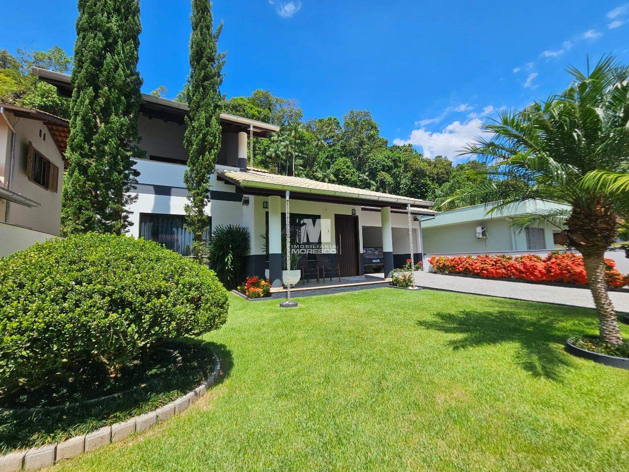 Casa à venda no bairro Souza Cruz: 