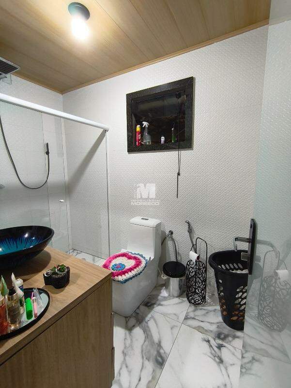 Casa à venda no bairro Cerâmica Reis: 