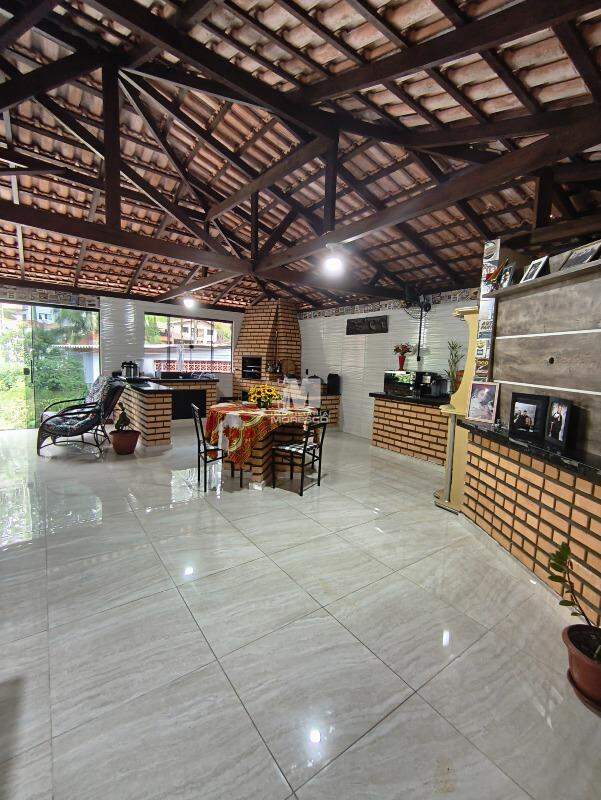 Casa à venda no bairro Cerâmica Reis: 