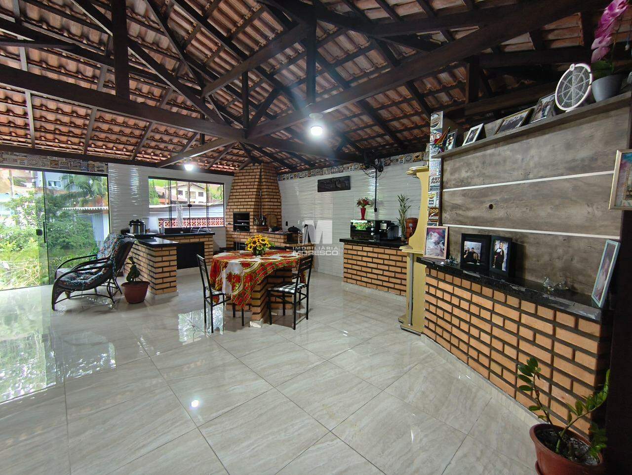 Casa à venda no bairro Cerâmica Reis: 