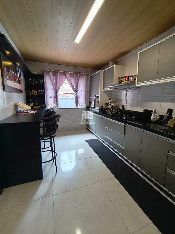 Casa à venda no bairro Cerâmica Reis: 