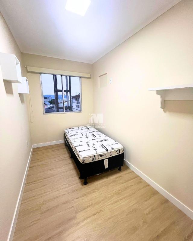 Apartamento à venda no bairro Steffen: 