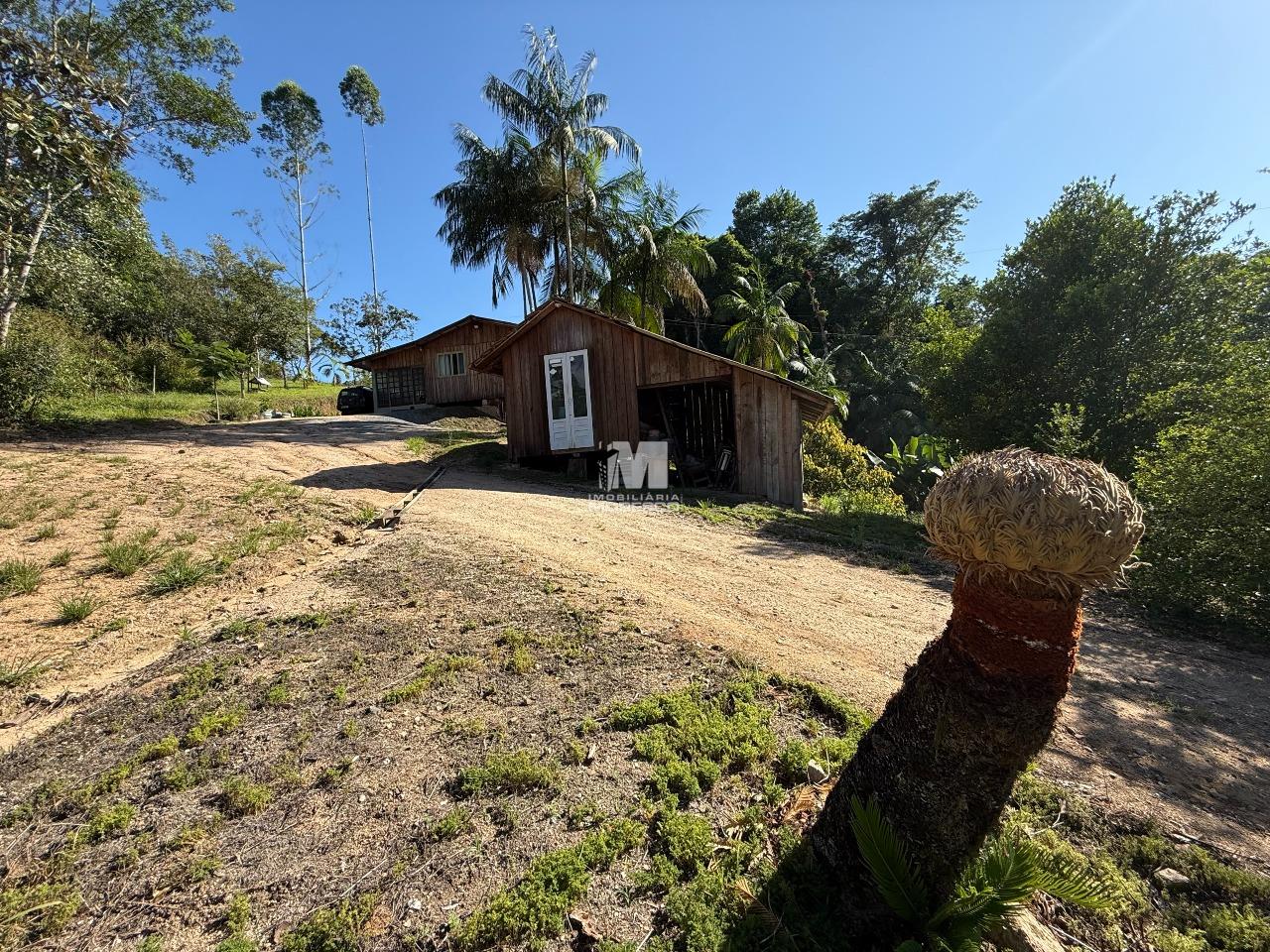 Sítio/Chácara à venda no bairro Aymoré: 