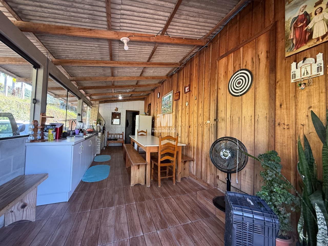 Sítio/Chácara à venda no bairro Aymoré: 