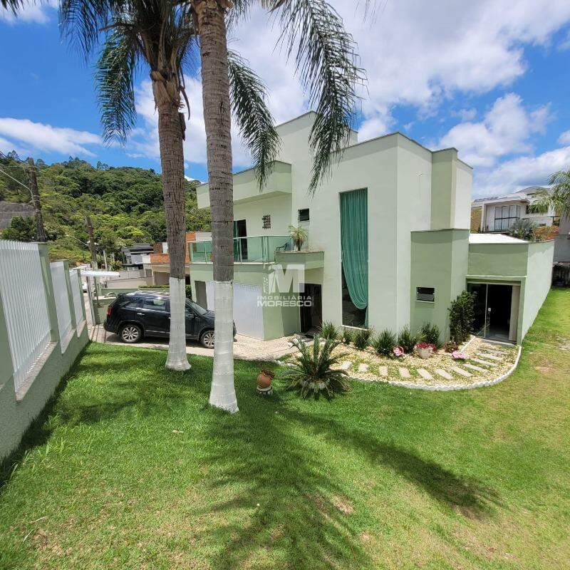 Casa de 4 quartos, 280m² no bairro Souza Cruz, em Brusque | Eu Corretor