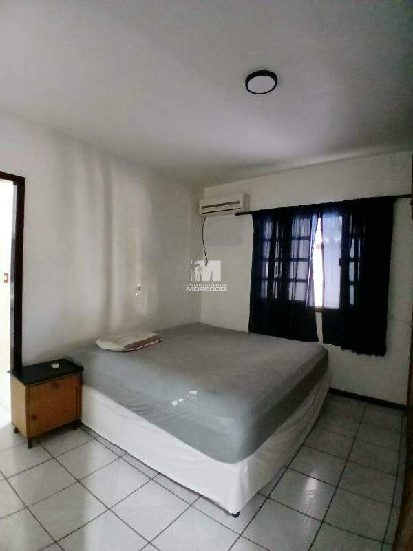Casa à venda no bairro Souza Cruz: 