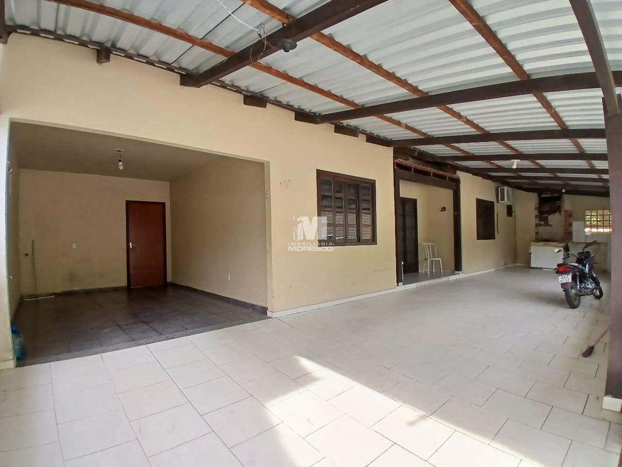 Casa à venda no bairro Souza Cruz: 