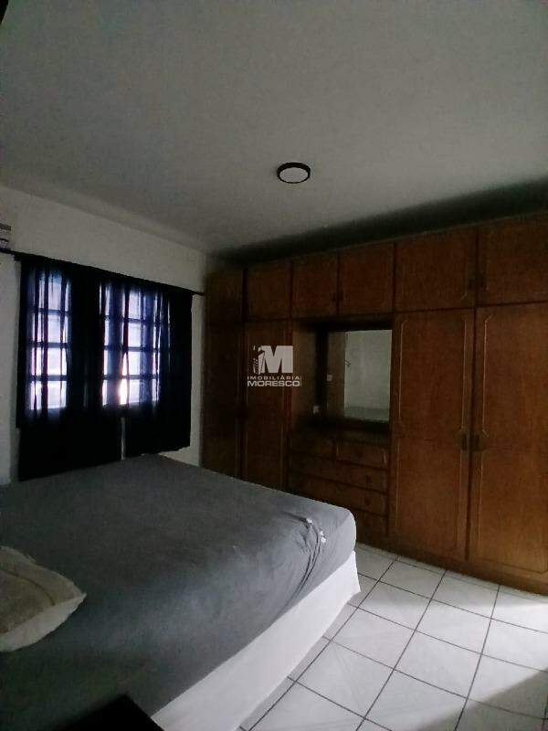 Casa à venda no bairro Souza Cruz: 