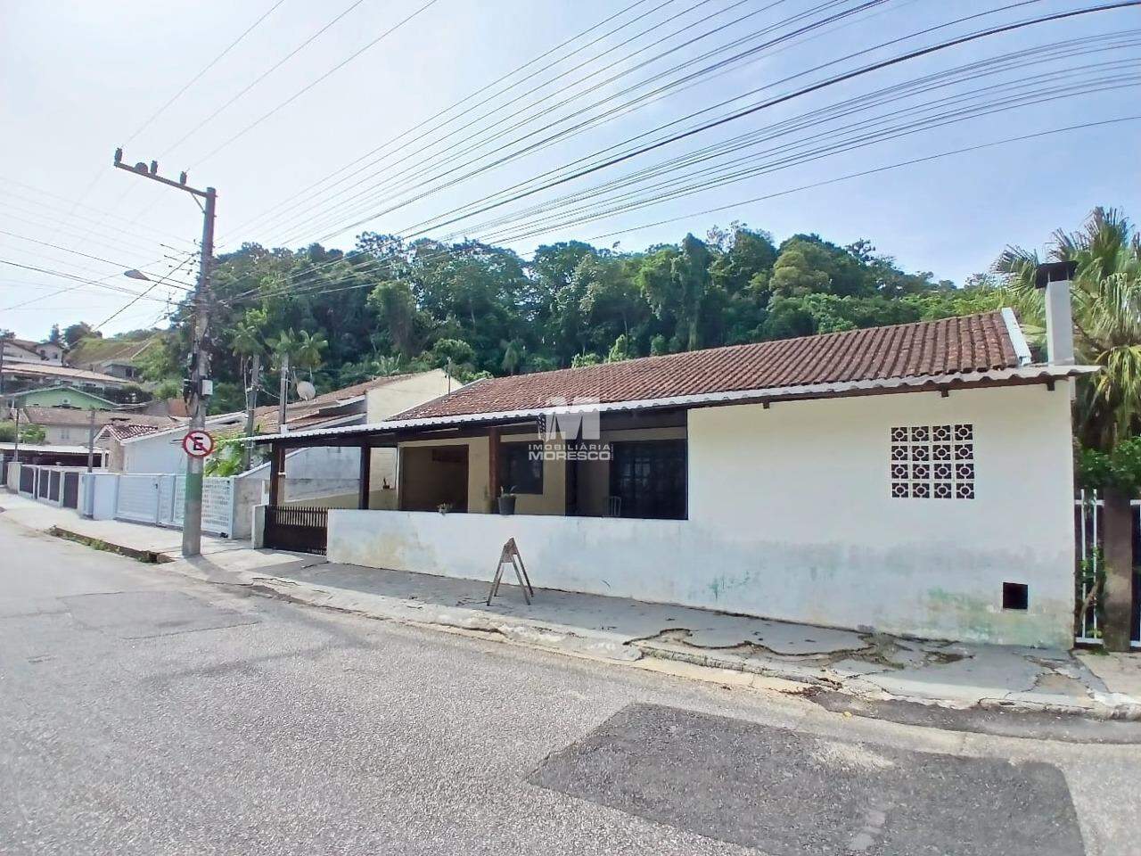 Casa à venda no bairro Souza Cruz: 