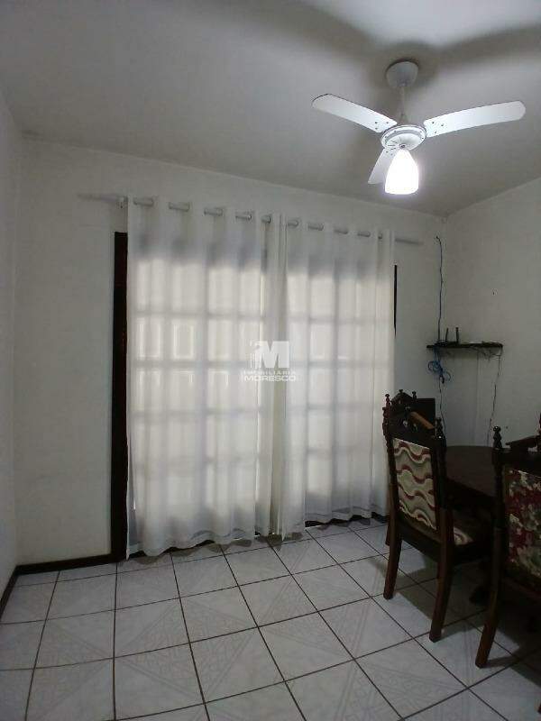 Casa à venda no bairro Souza Cruz: 