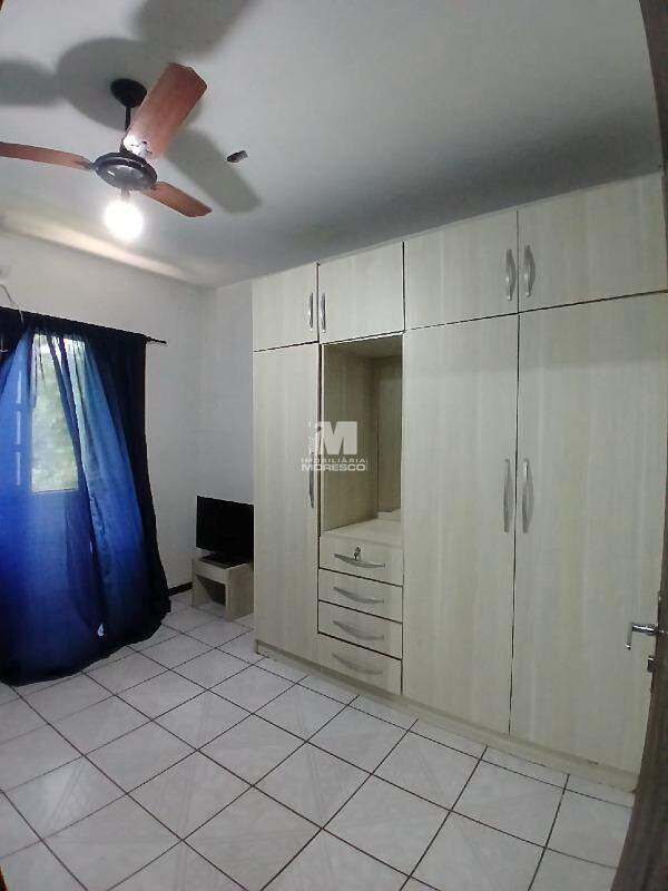 Casa à venda no bairro Souza Cruz: 