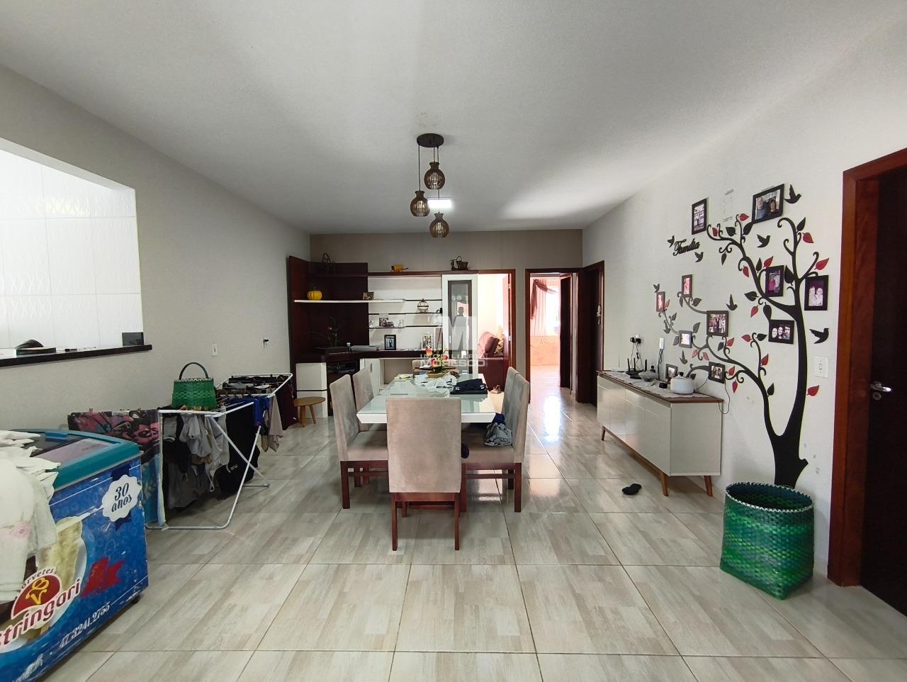 Casa à venda no bairro Centro: