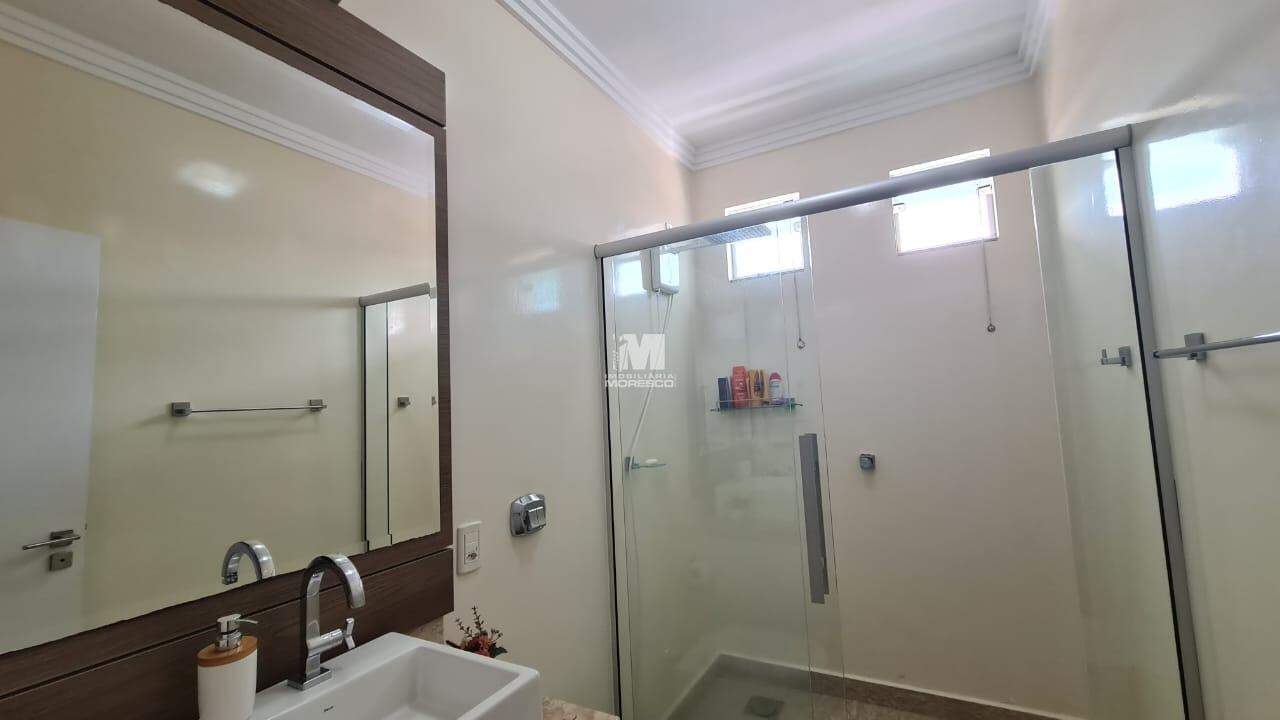 Casa para aluguel no bairro Souza Cruz: