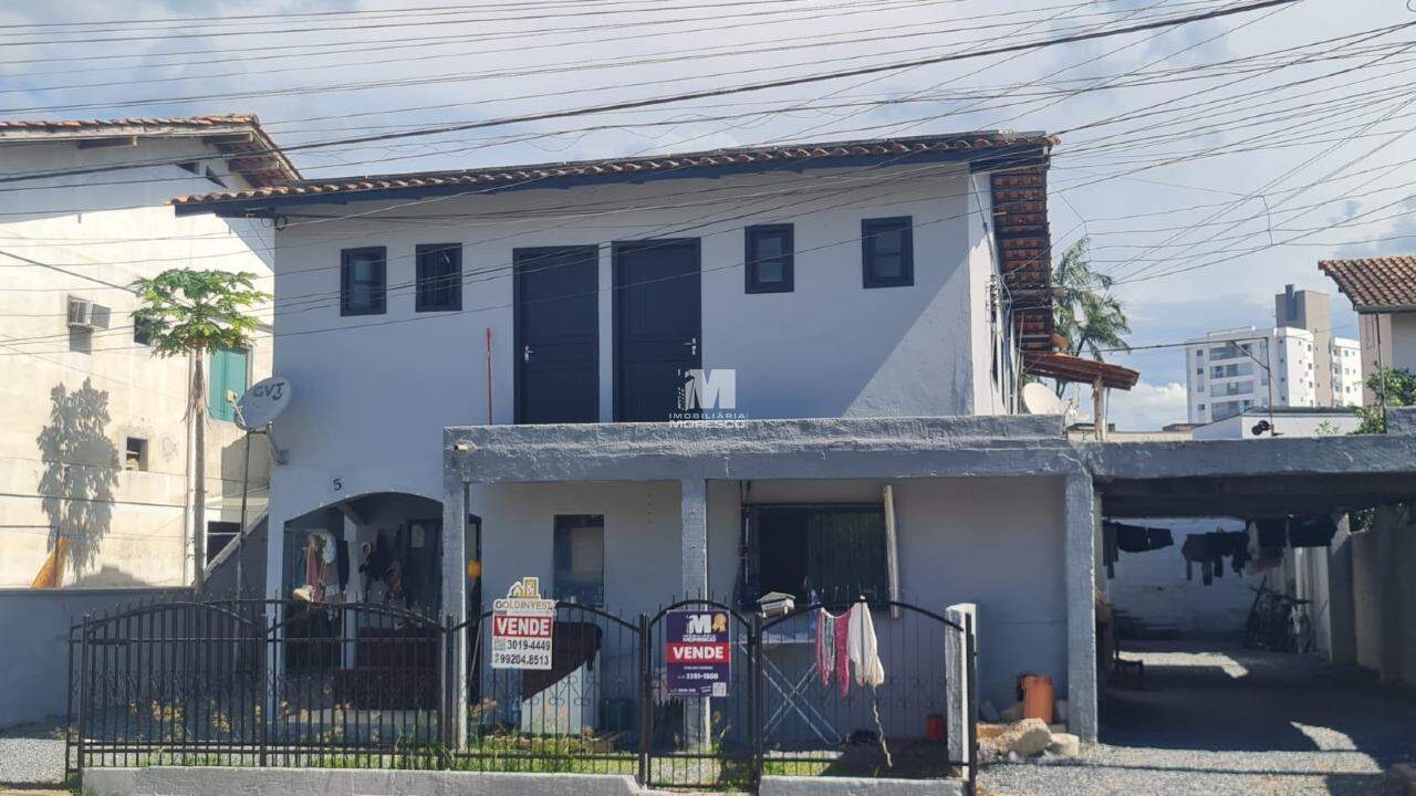 Casa à venda no bairro Santa Terezinha: 