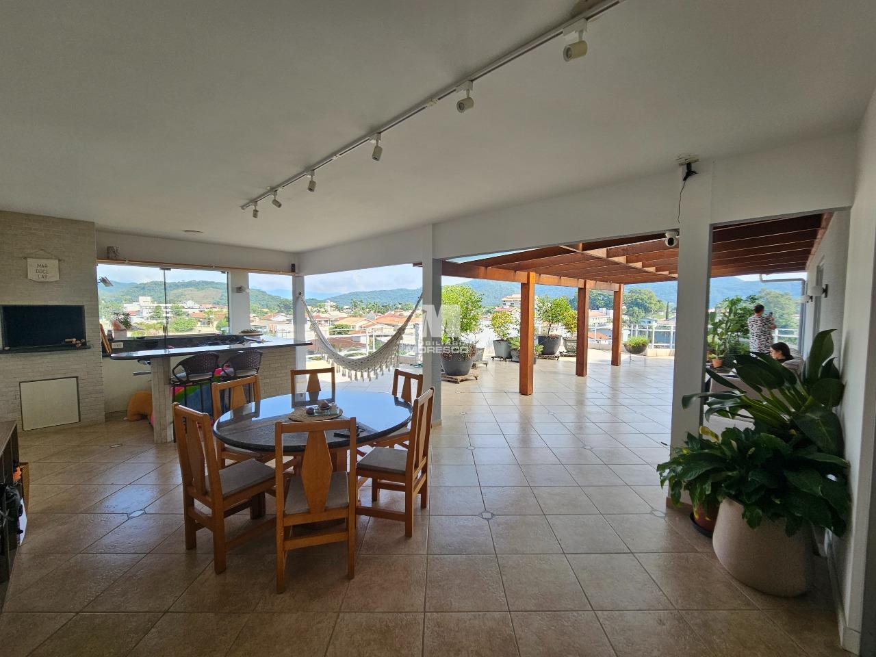 Apartamento à venda no bairro Jardim Maluche: 