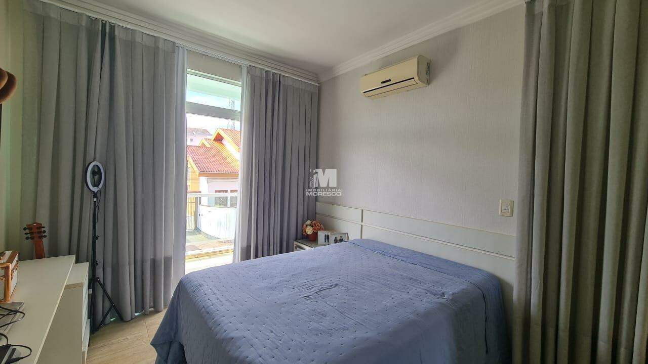 Casa à venda no bairro Souza Cruz: