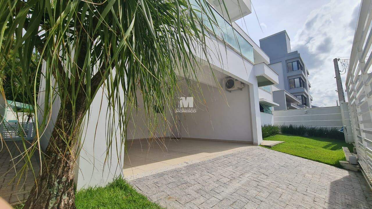 Casa à venda no bairro Souza Cruz:
