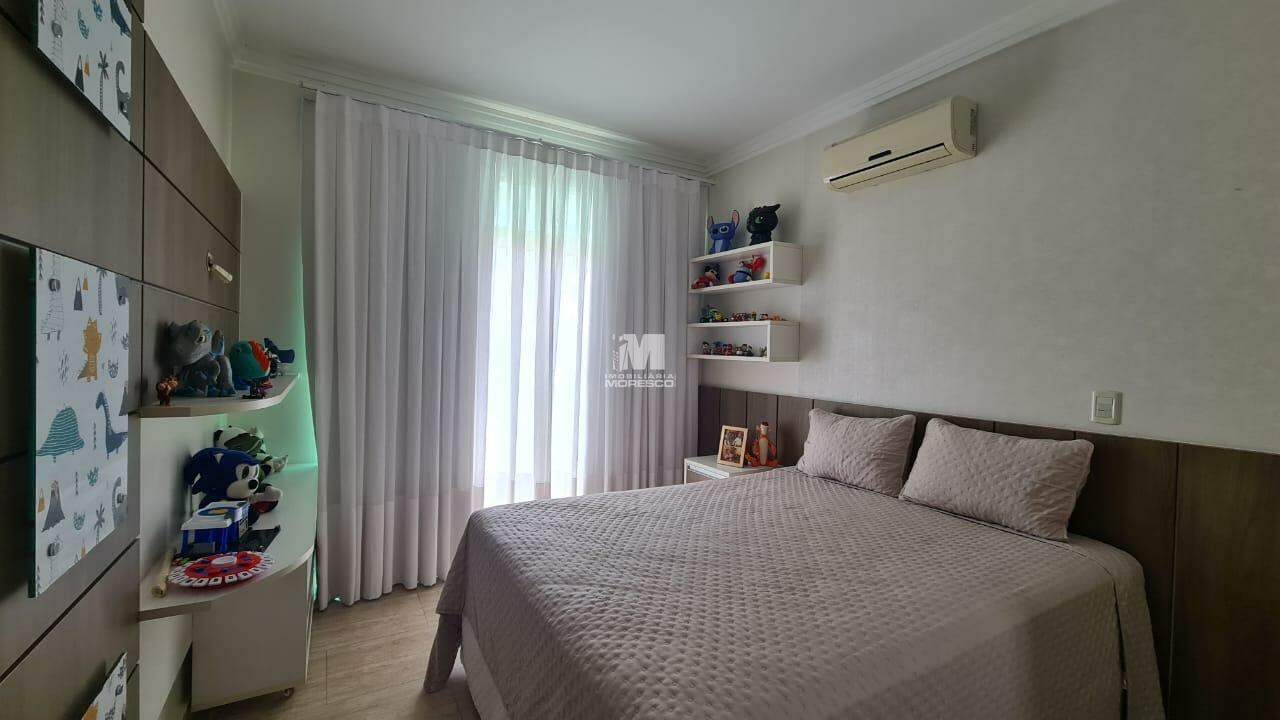 Casa à venda no bairro Souza Cruz: