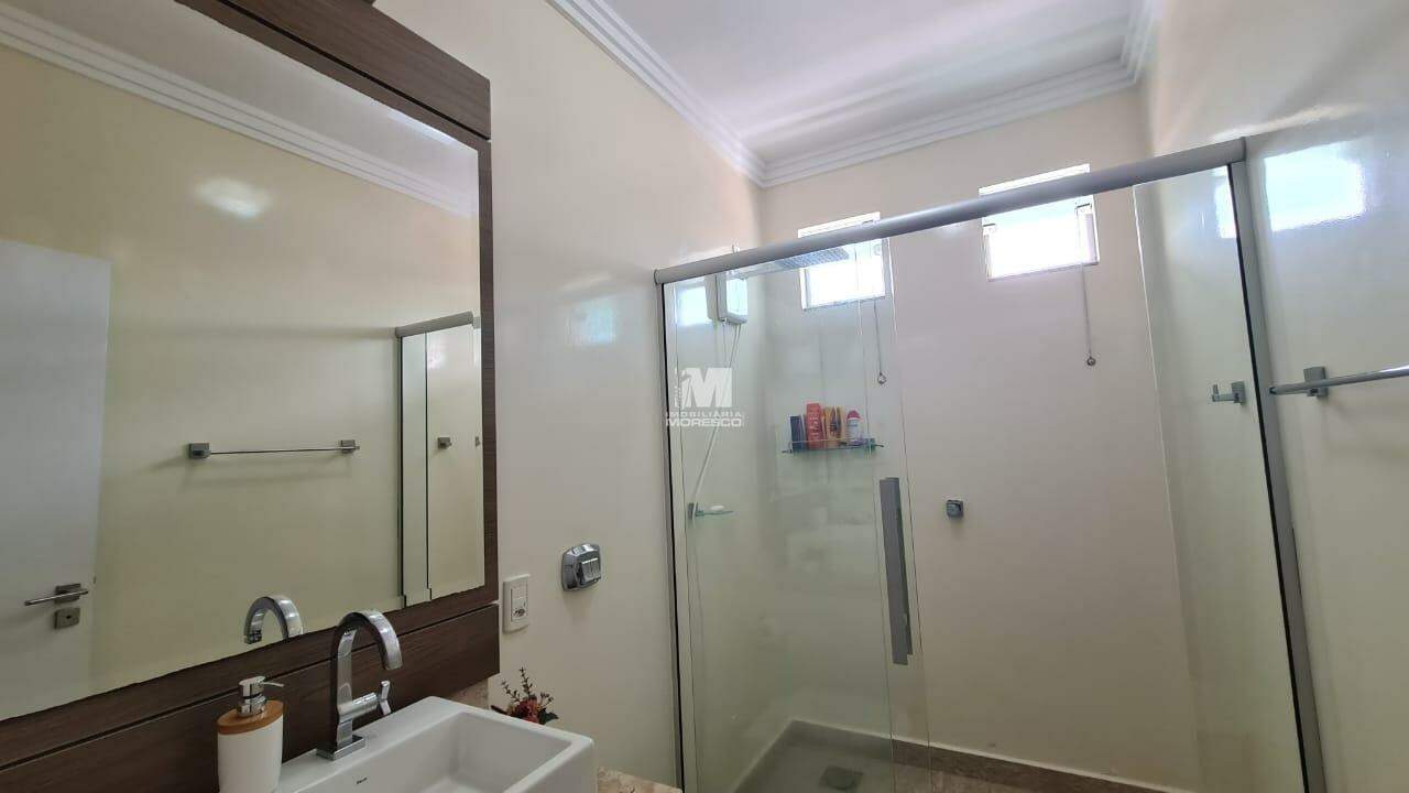 Casa à venda no bairro Souza Cruz: