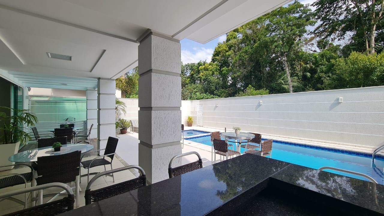 Casa à venda no bairro Souza Cruz: