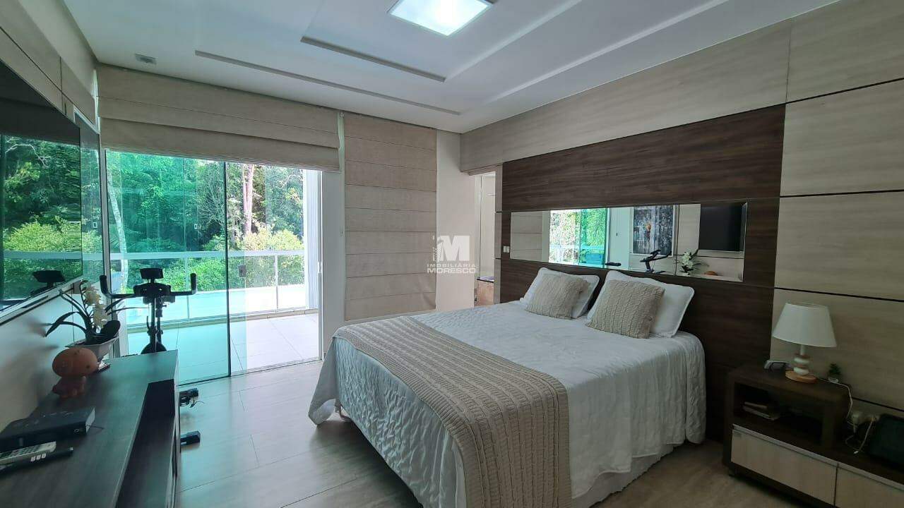 Casa à venda no bairro Souza Cruz: