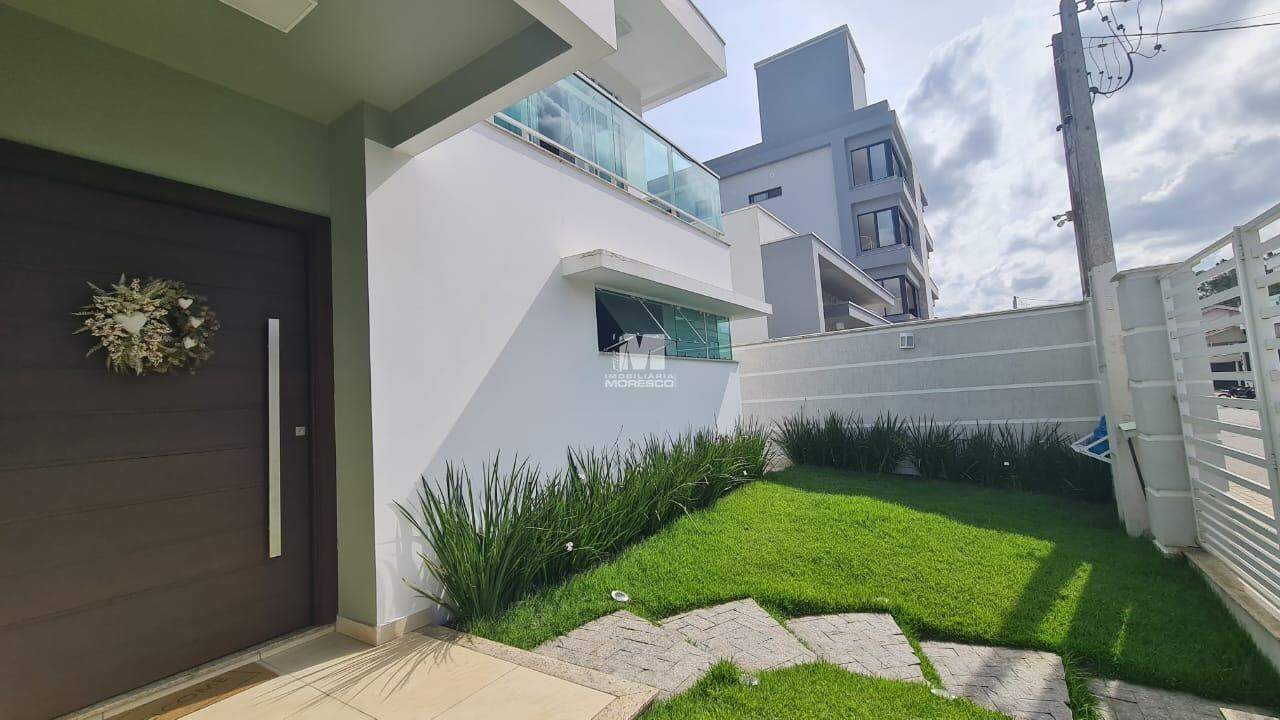 Casa à venda no bairro Souza Cruz: 