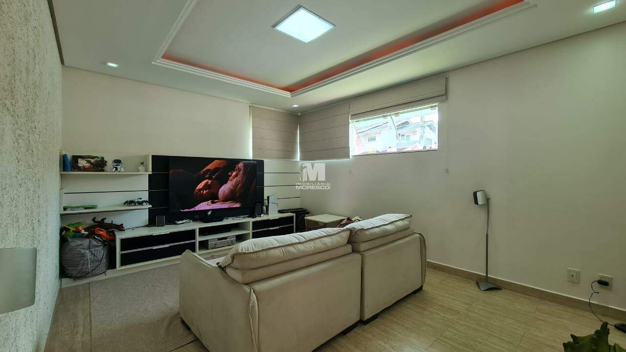 Casa à venda no bairro Souza Cruz: