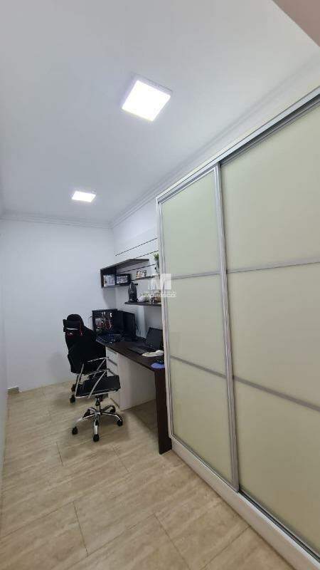 Casa à venda no bairro Souza Cruz: