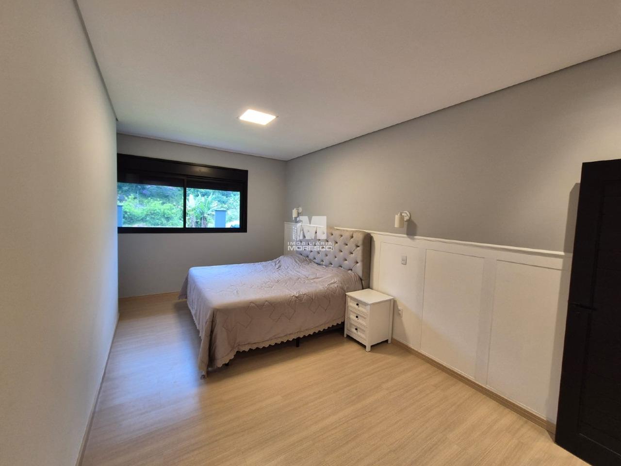 Casa à venda no bairro Centro: